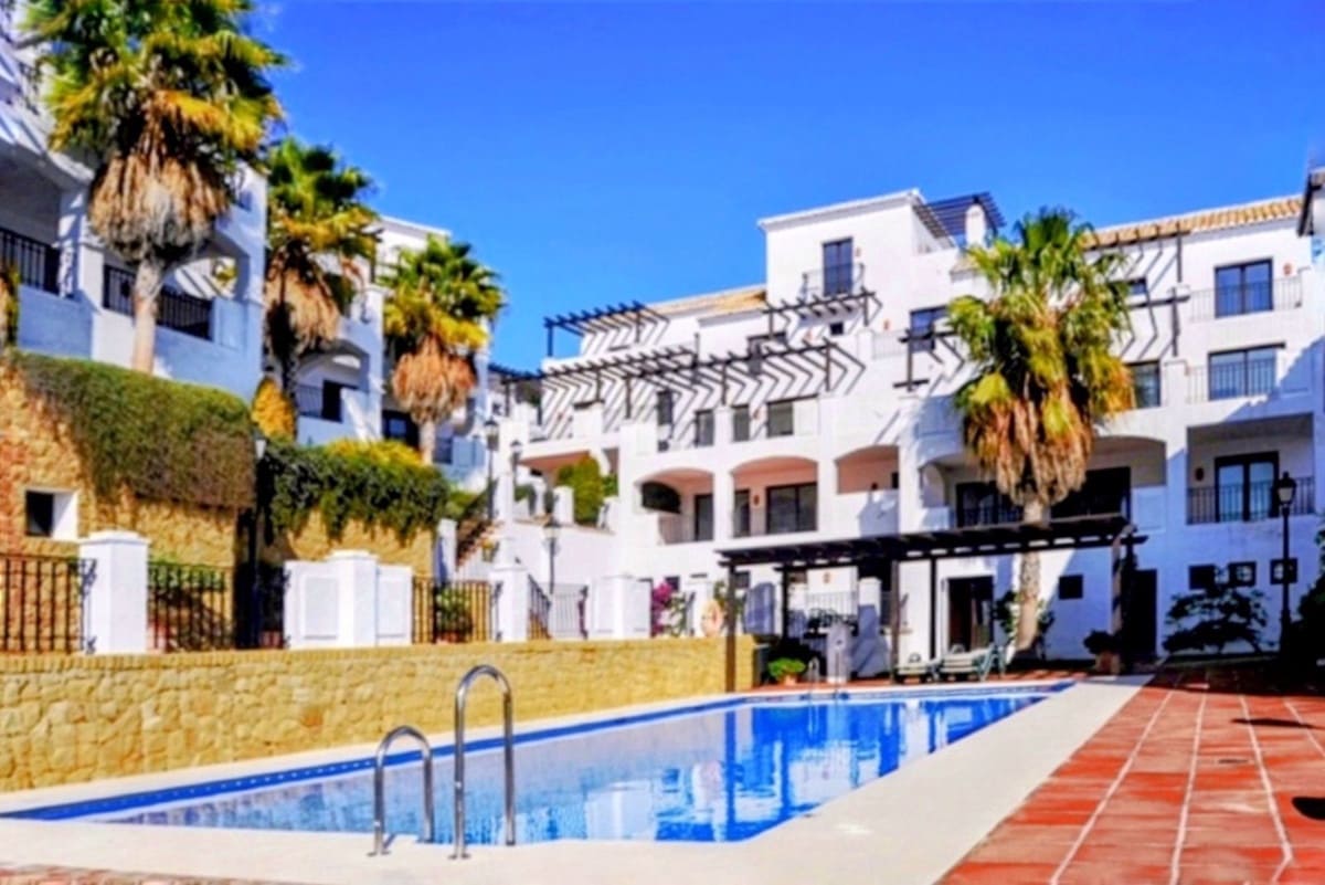 3 soverom Penthouse til salgs i Los Monteros med garasje - € 649 000 (Ref: 9380396)