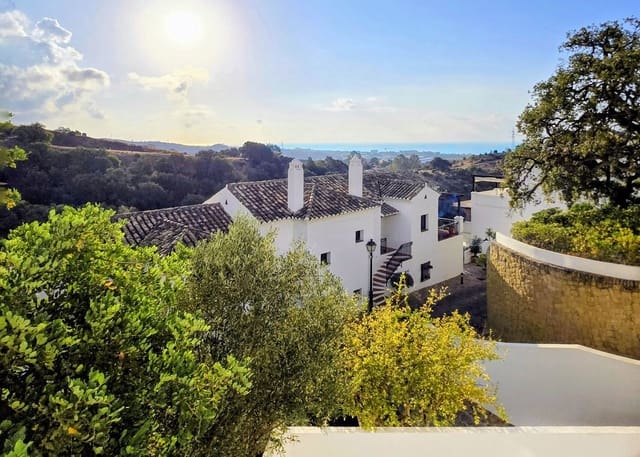 3 slaapkamer Penthouse te koop in Los Monteros, Marbella met garage - € 649.000 (Ref: 9380396)