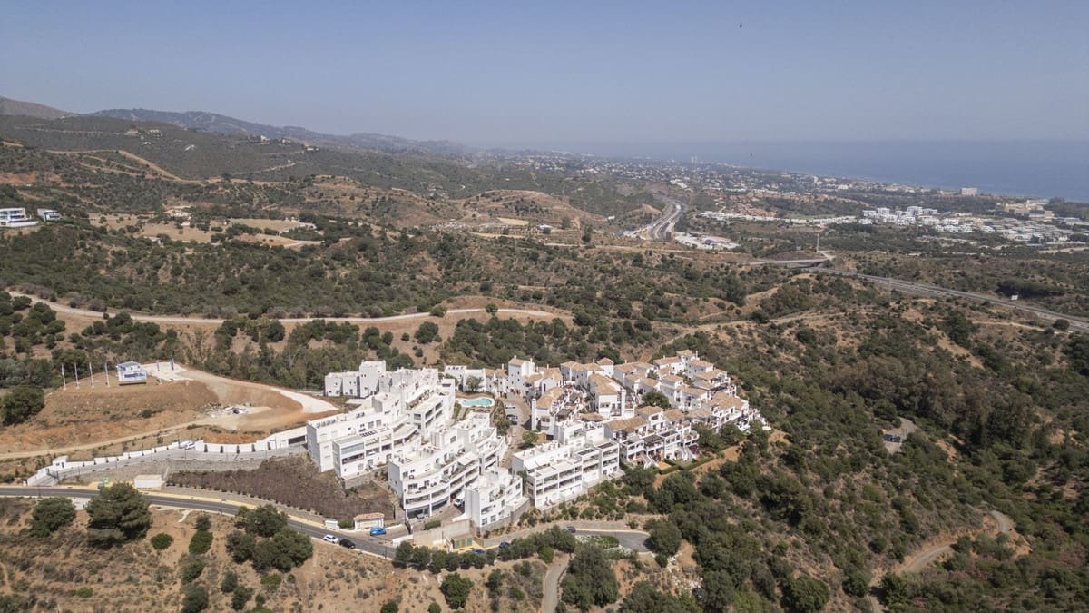 3 soverom Penthouse til salgs i Los Monteros med garasje - € 649 000 (Ref: 9380396)