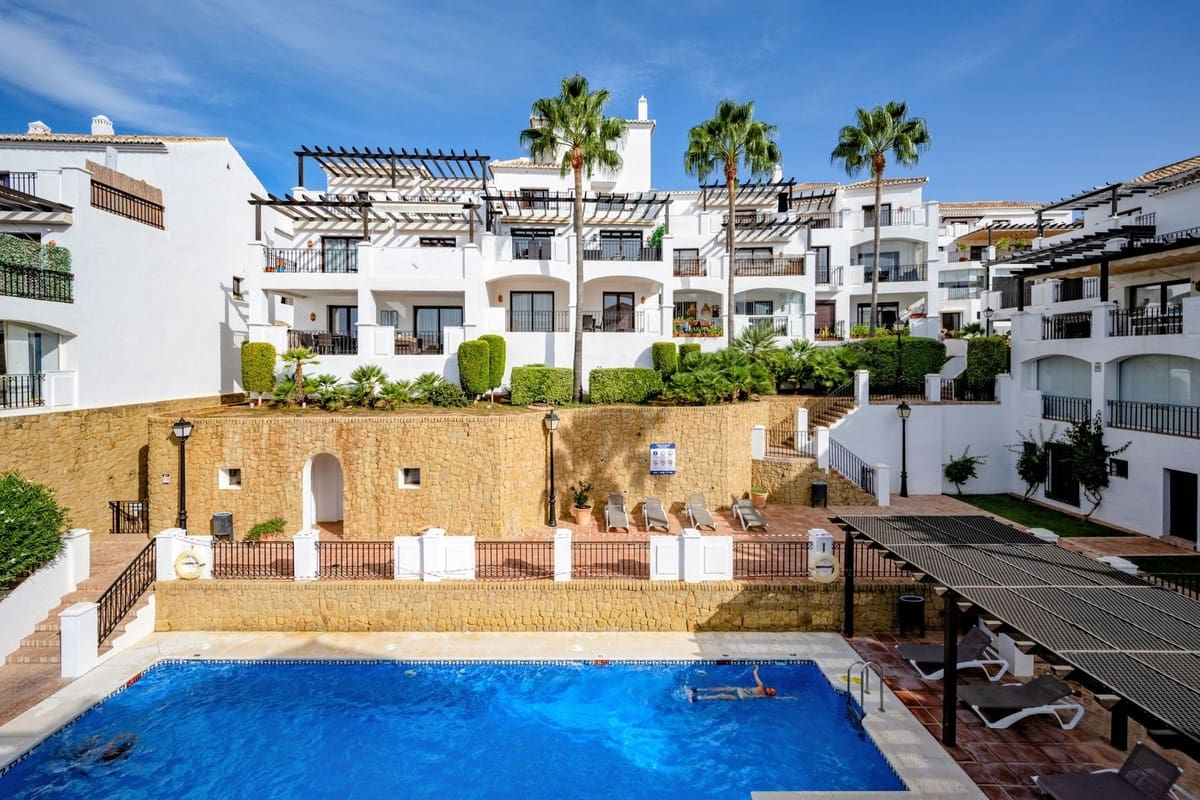 3 soverom Penthouse til salgs i Los Monteros med garasje - € 649 000 (Ref: 9380396)
