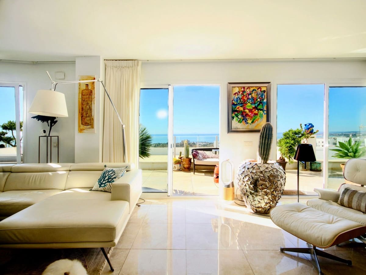 Ático de 2 habitaciones en Los Monteros en venta - 980.000 € (Ref: 9380397)