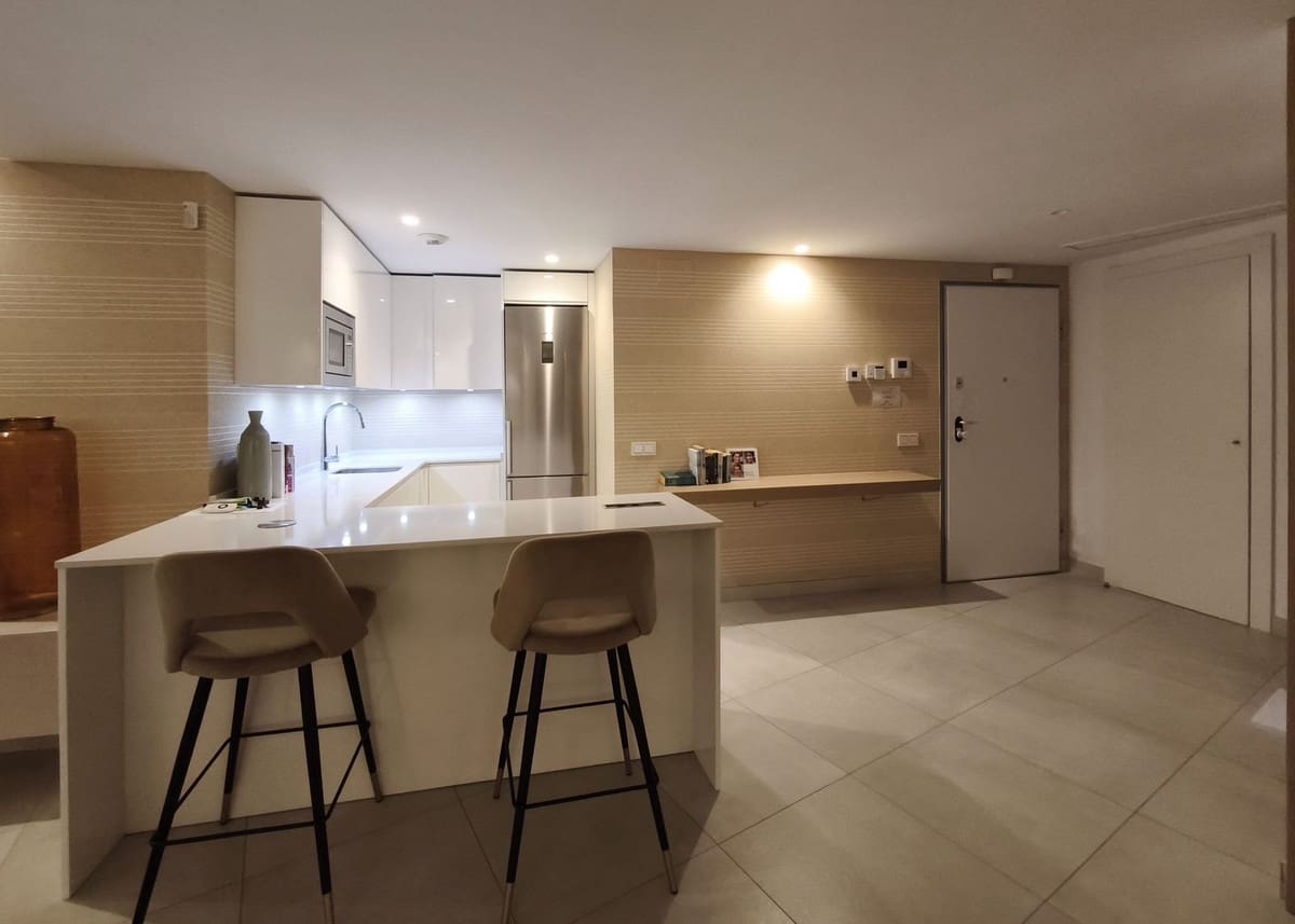 Ático de 2 habitaciones en Los Monteros en venta - 980.000 € (Ref: 9380397)