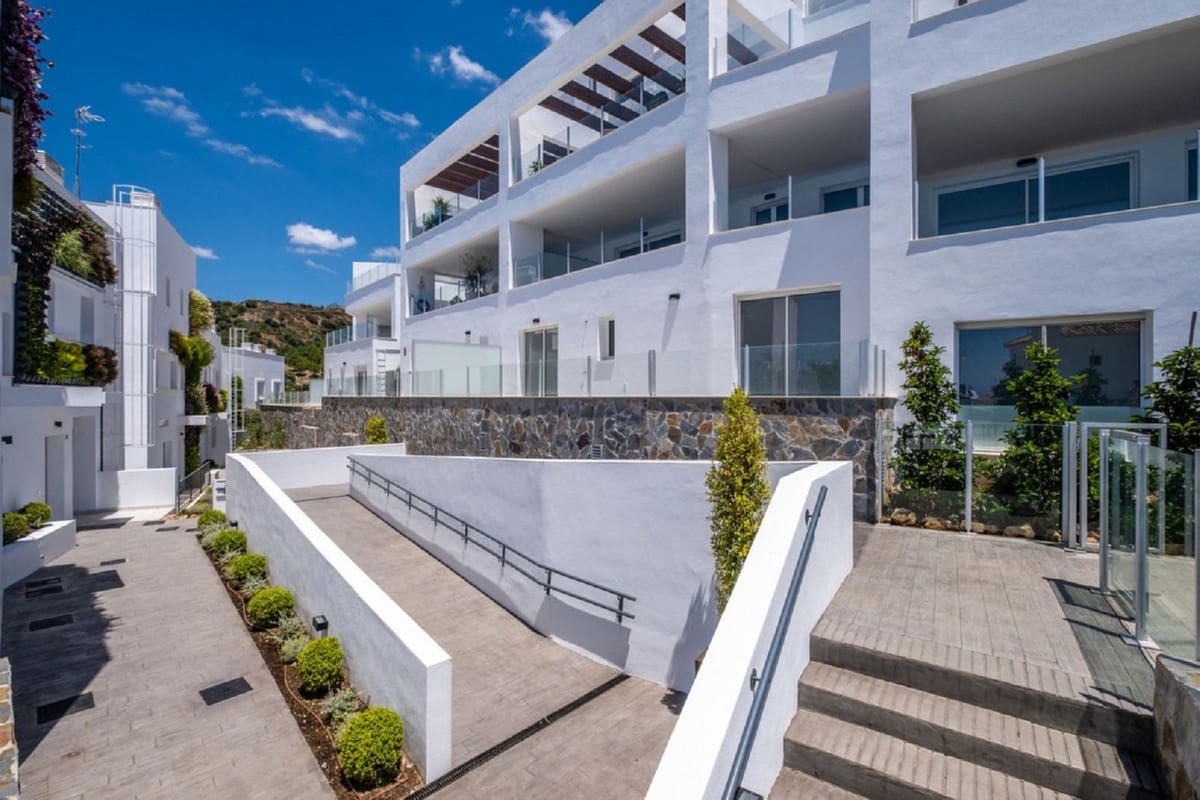 2 soveværelse Penthouse til salg i Los Monteros - € 980.000 (Ref: 9380397)