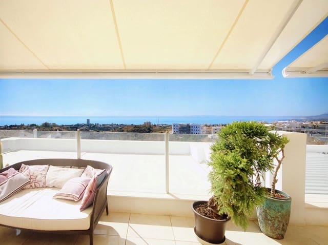 2 soveværelse Penthouse til salg i Los Monteros, Marbella - € 920.000 (Ref: 9380397)