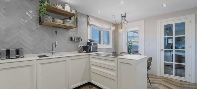 Ático de 3 habitaciones en Benalmadena Costa, Benalmádena en venta - 774.000 € (Ref: 9380400)