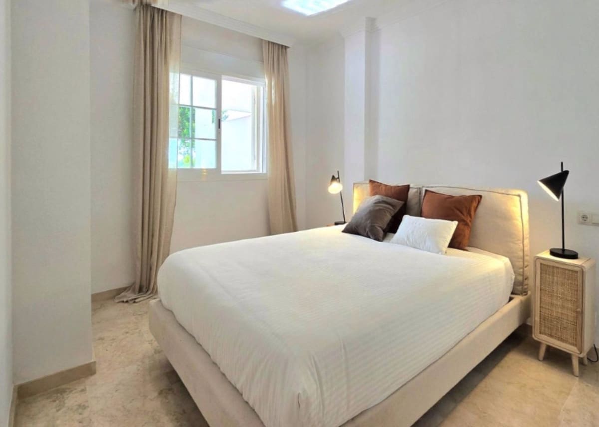 3 bedroom Apartment for sale in Marbella - € 495,000 (Ref: 9380405)