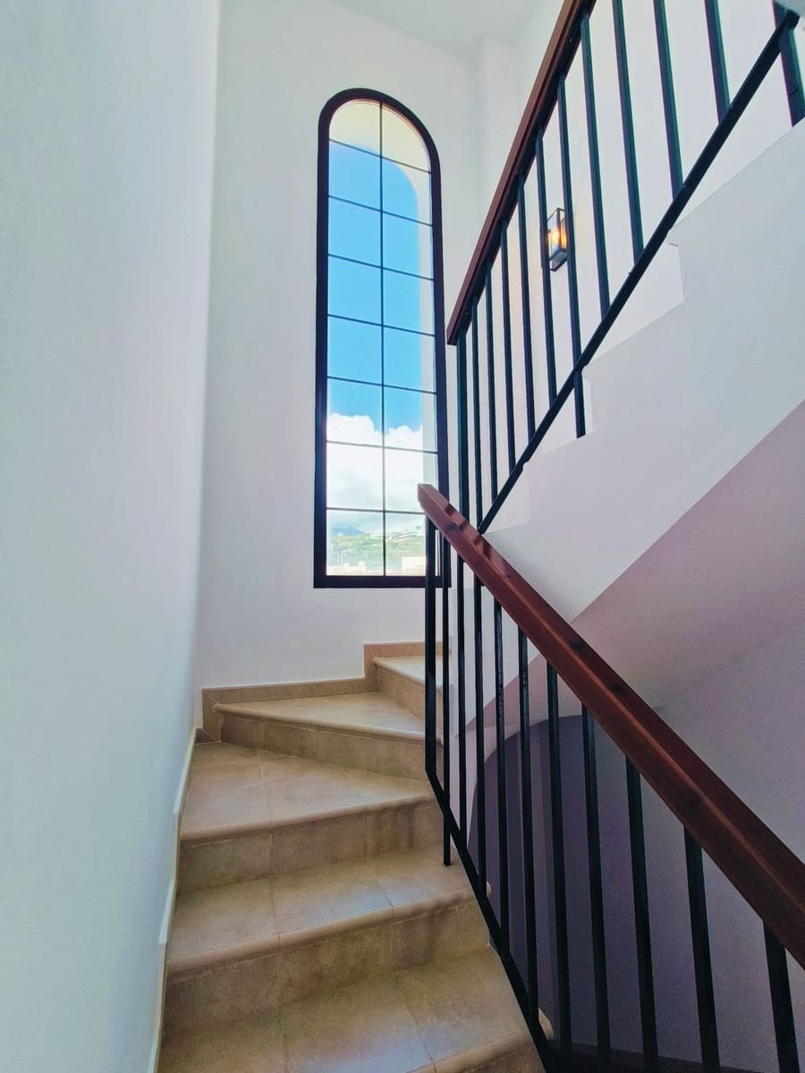 4 soveværelse Penthouse til salg i Los Monteros - € 895.000 (Ref: 9380413)