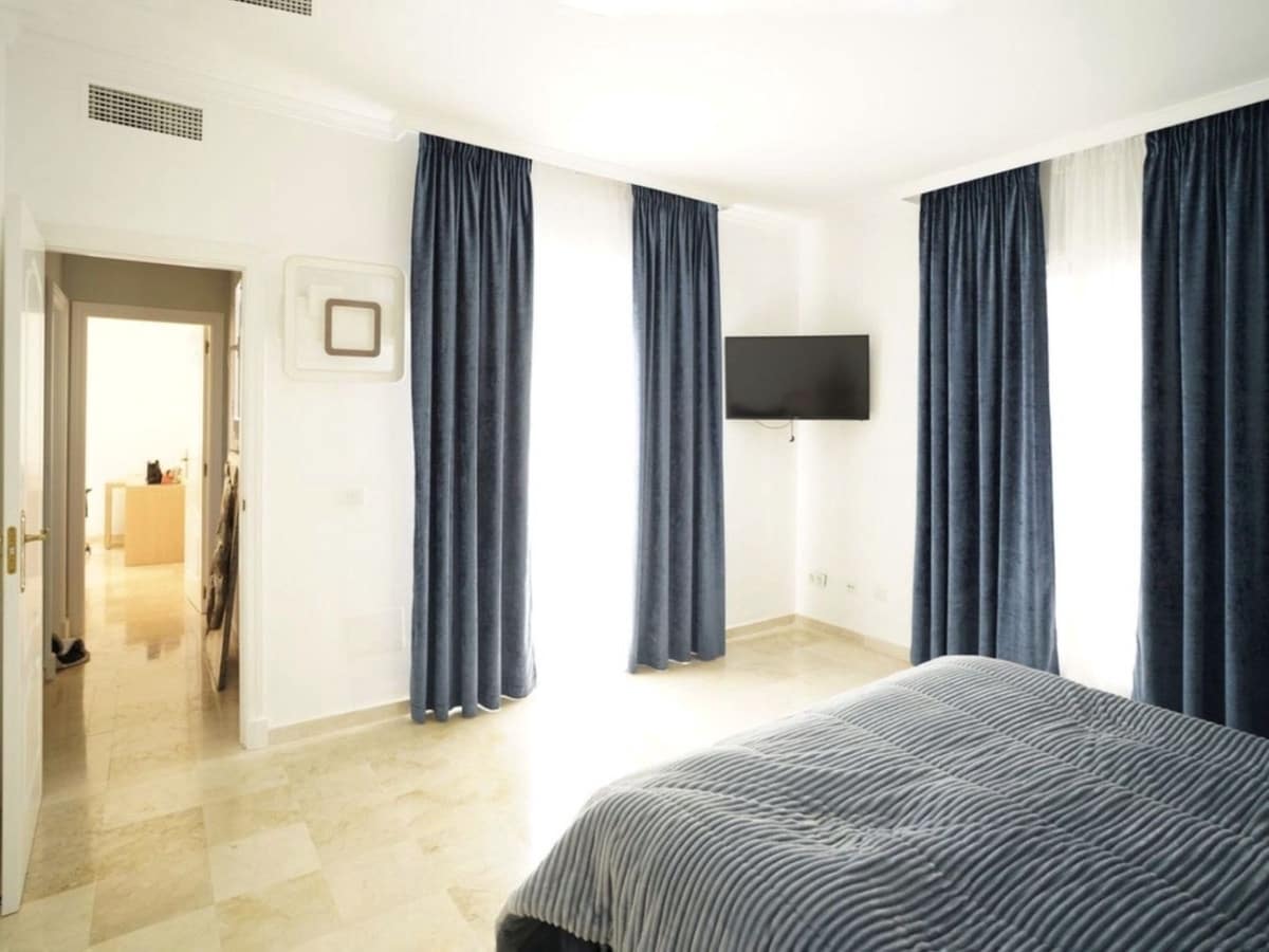 Casa de 2 habitaciones en Aloha Golf en venta - 719.000 € (Ref: 9380414)