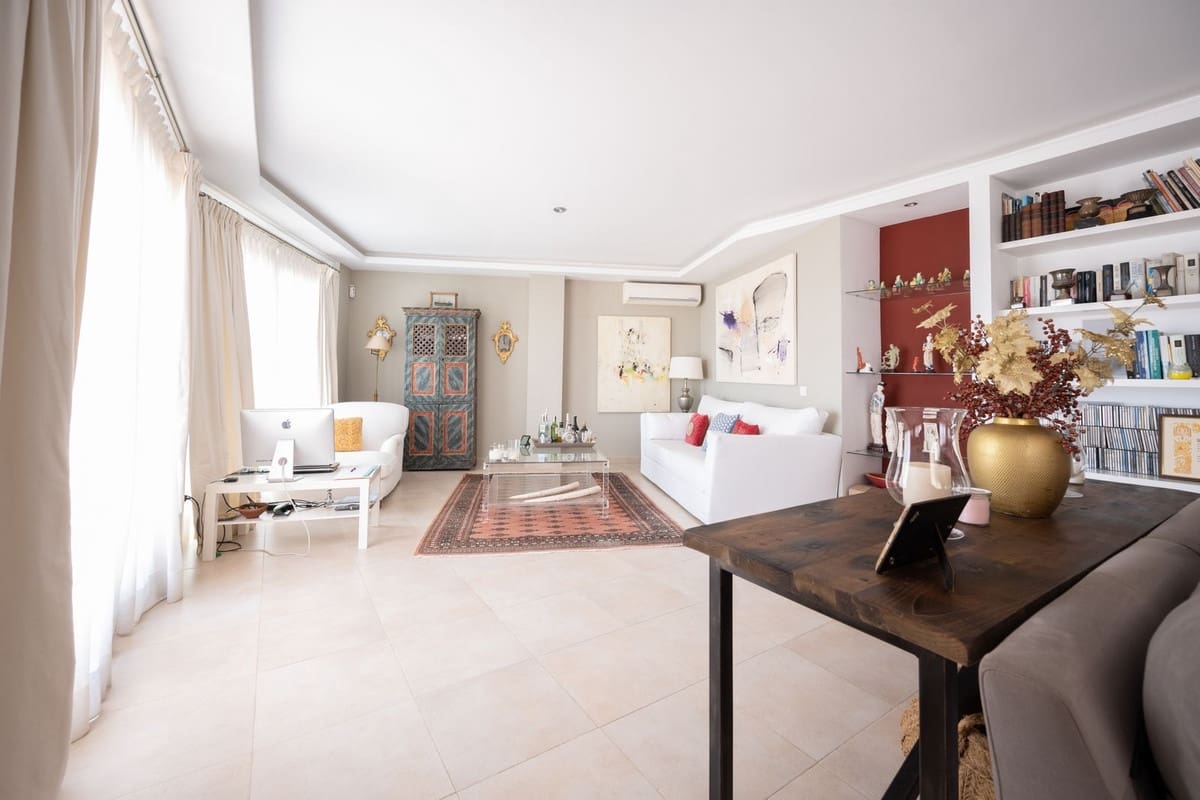3 soveværelse Penthouse til salg i Los Monteros - € 1.300.000 (Ref: 9380415)