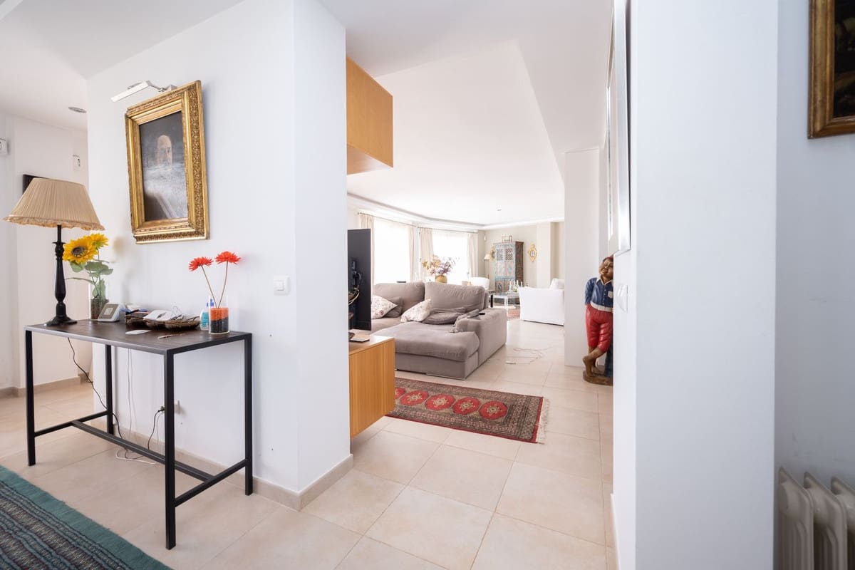 3 soveværelse Penthouse til salg i Los Monteros - € 1.300.000 (Ref: 9380415)