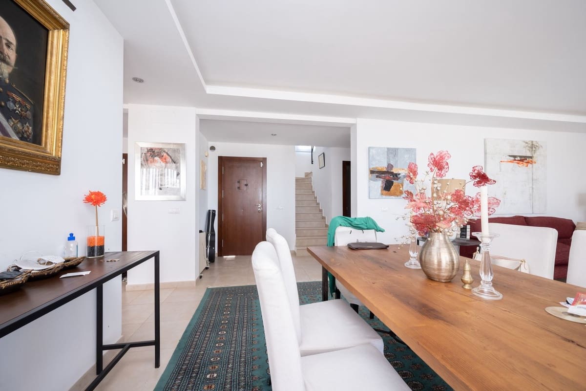 3 soveværelse Penthouse til salg i Los Monteros - € 1.300.000 (Ref: 9380415)