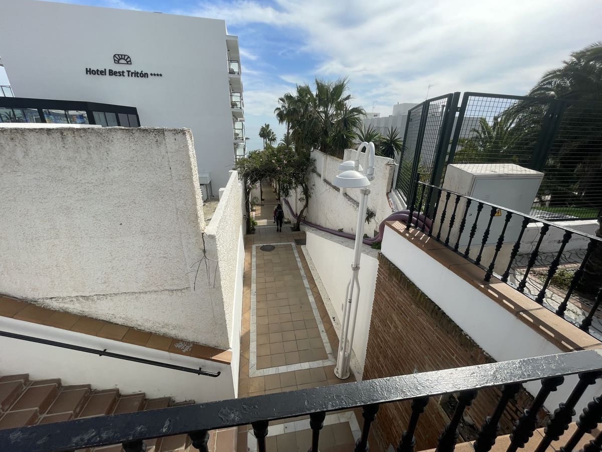 2 bedroom Apartment for sale in Benalmadena - € 298,000 (Ref: 9380421)