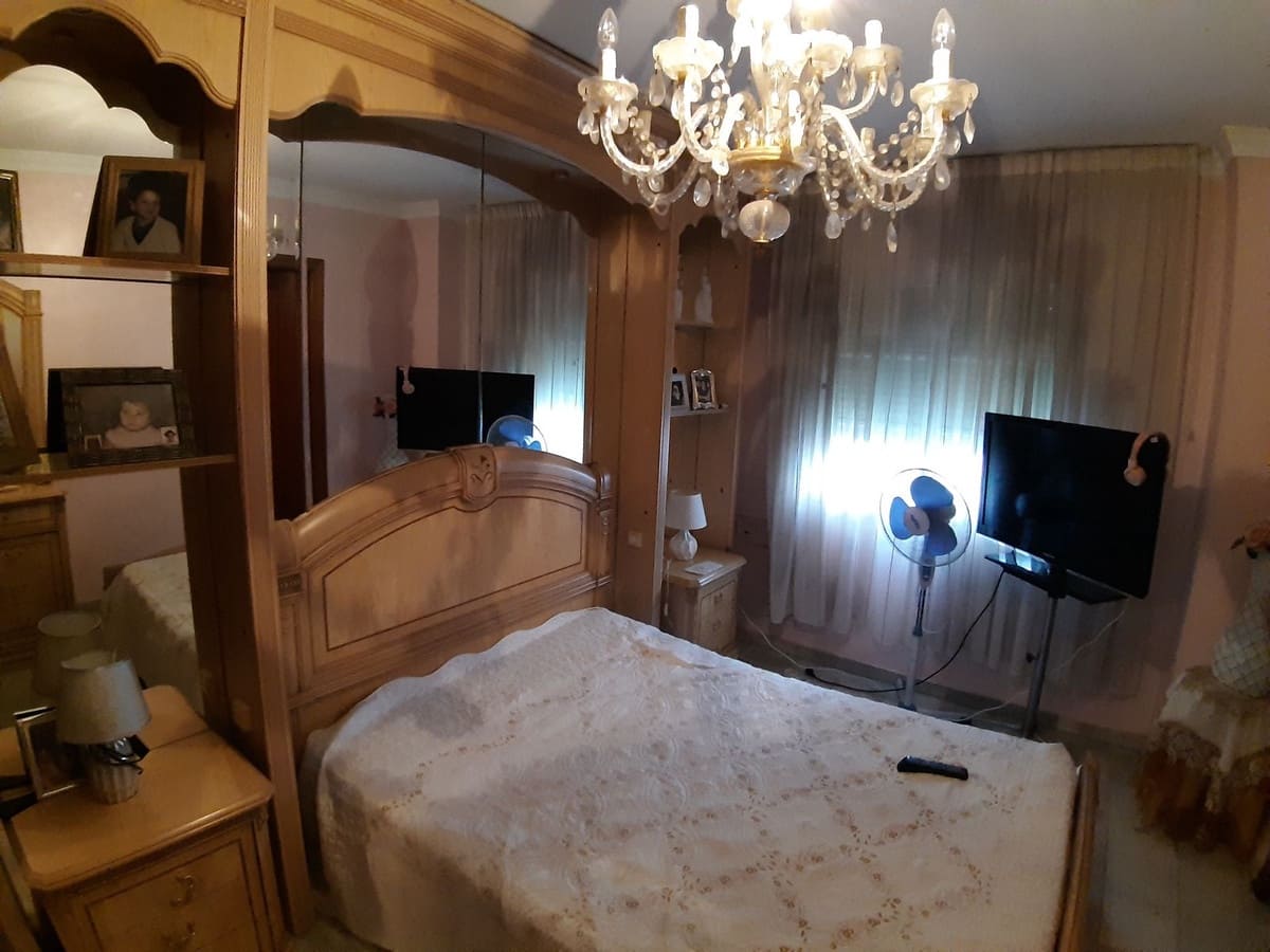 Chalet de 4 habitaciones en Mijas en venta - 895.000 € (Ref: 9380424)