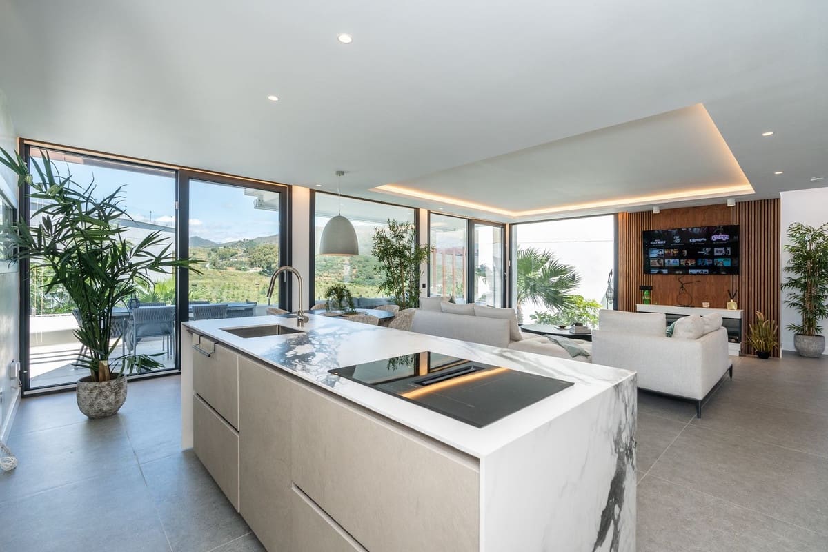 4 bedroom Villa for sale in La Cala Golf with pool - € 1,150,000 (Ref: 9380447)