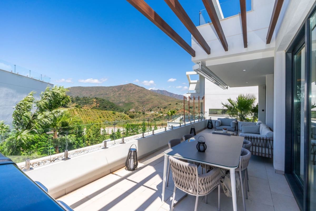 4 bedroom Villa for sale in La Cala Golf with pool - € 1,150,000 (Ref: 9380447)