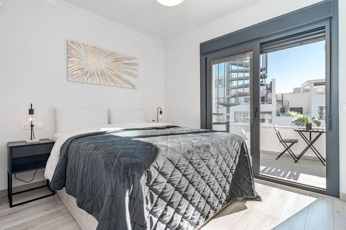 2 slaapkamer Penthouse te koop in Estepona - € 525.000 (Ref: 9380448)