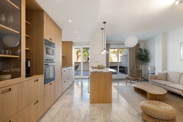 2 soveværelse Lejlighed til salg i Puerto Banus, Marbella - € 449.000 (Ref: 9380450)