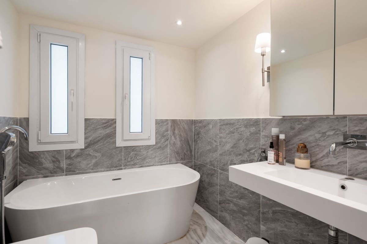 2 quarto Apartamento para venda em Nueva Andalucia - 449 000 € (Ref: 9380450)