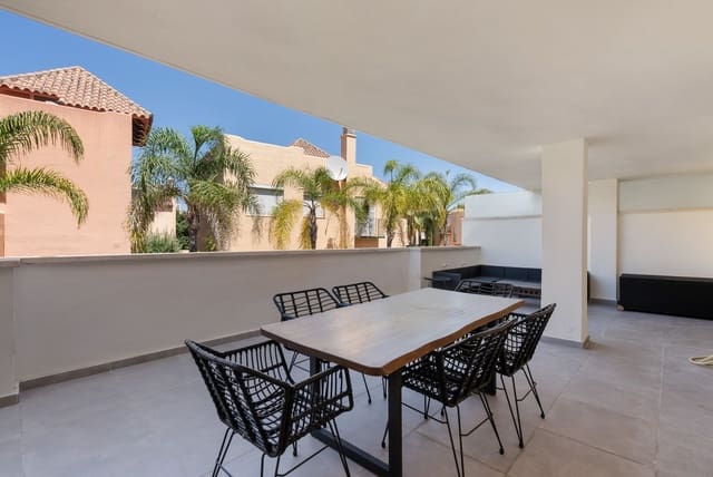 2 soveværelse Lejlighed til salg i Puerto Banus, Marbella - € 449.000 (Ref: 9380450)