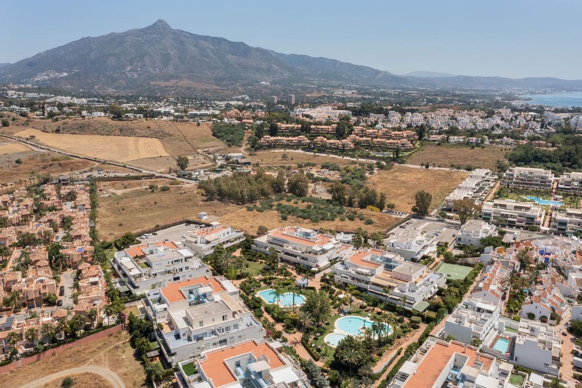 2 quarto Apartamento para venda em Nueva Andalucia - 449 000 € (Ref: 9380450)