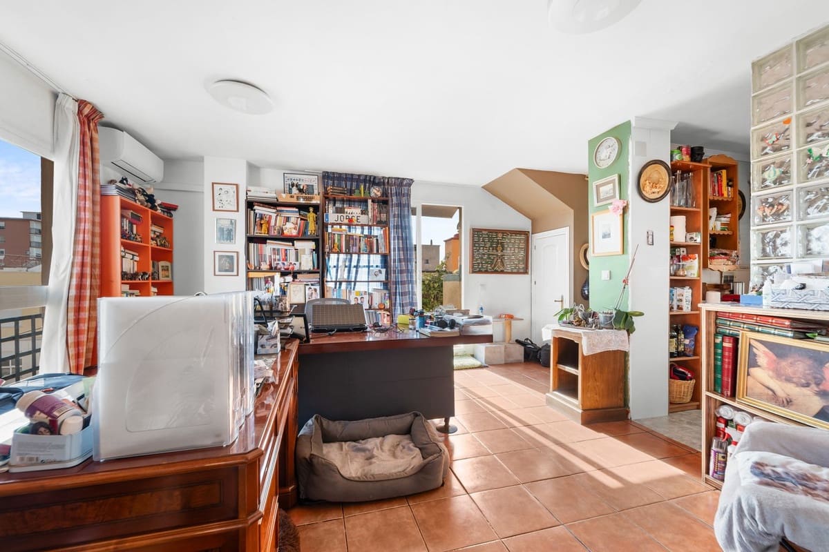 5 sypialnia Penthouse na sprzedaż w Miasto Malaga - 760 000 € (Ref: 9380453)