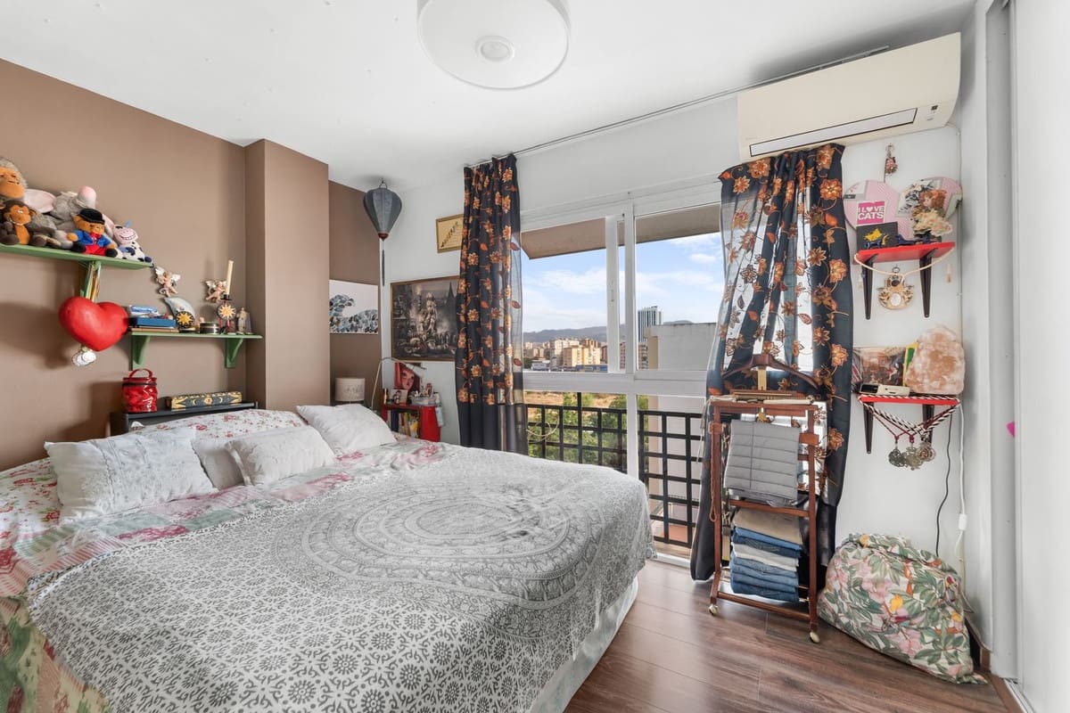 5 sypialnia Penthouse na sprzedaż w Miasto Malaga - 760 000 € (Ref: 9380453)