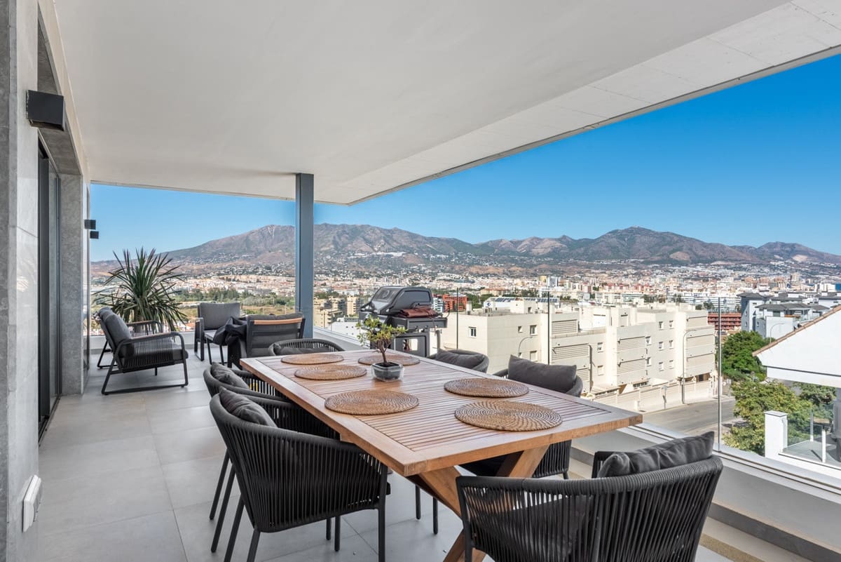 2 soveværelse Lejlighed til salg i Fuengirola - € 619.000 (Ref: 9380454)