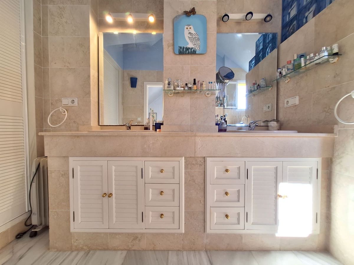 2 chambre Penthouse à vendre à Elviria - 650 000 € (Ref: 9380460)