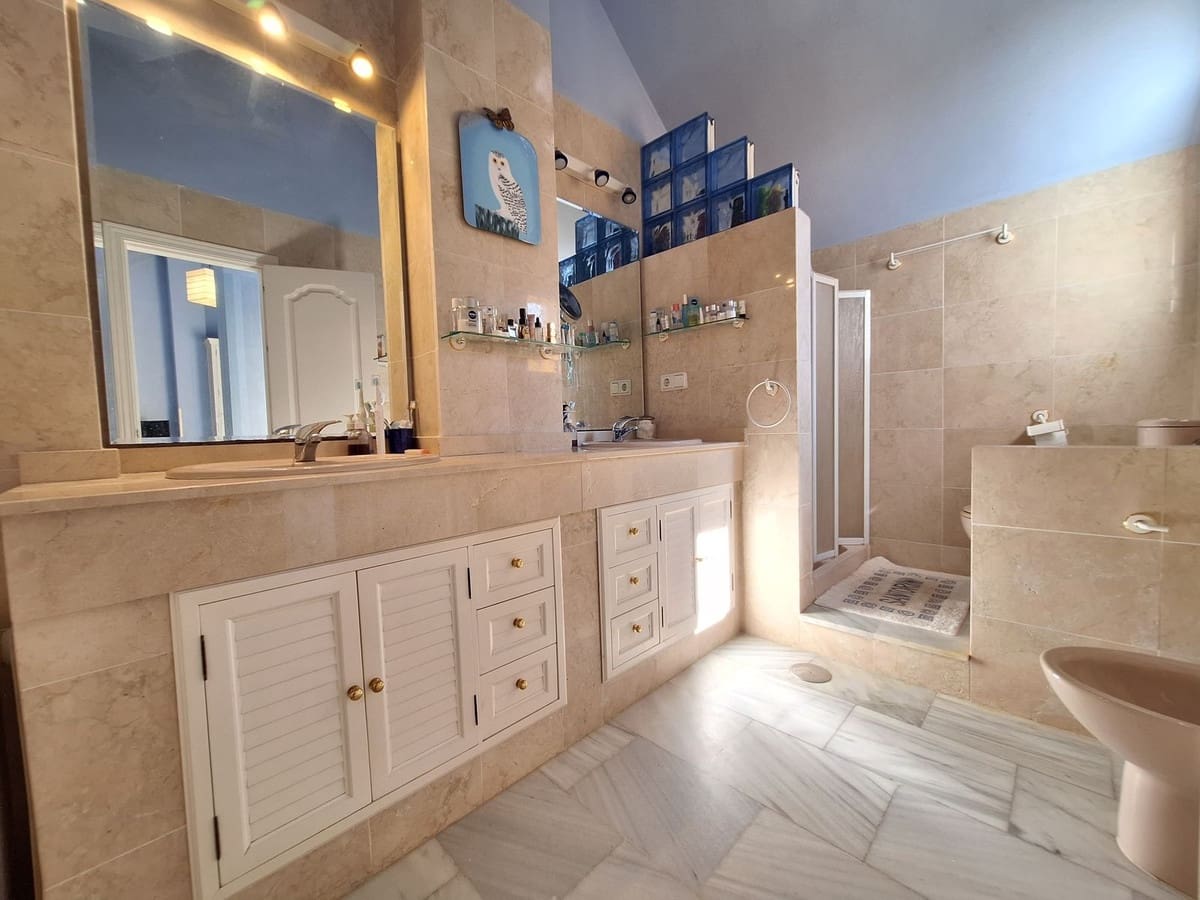 2 chambre Penthouse à vendre à Elviria - 650 000 € (Ref: 9380460)