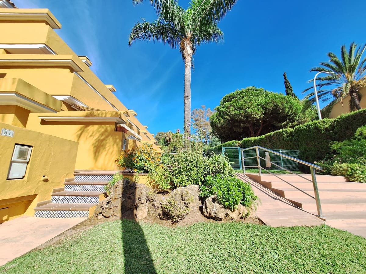 2 chambre Penthouse à vendre à Elviria - 650 000 € (Ref: 9380460)