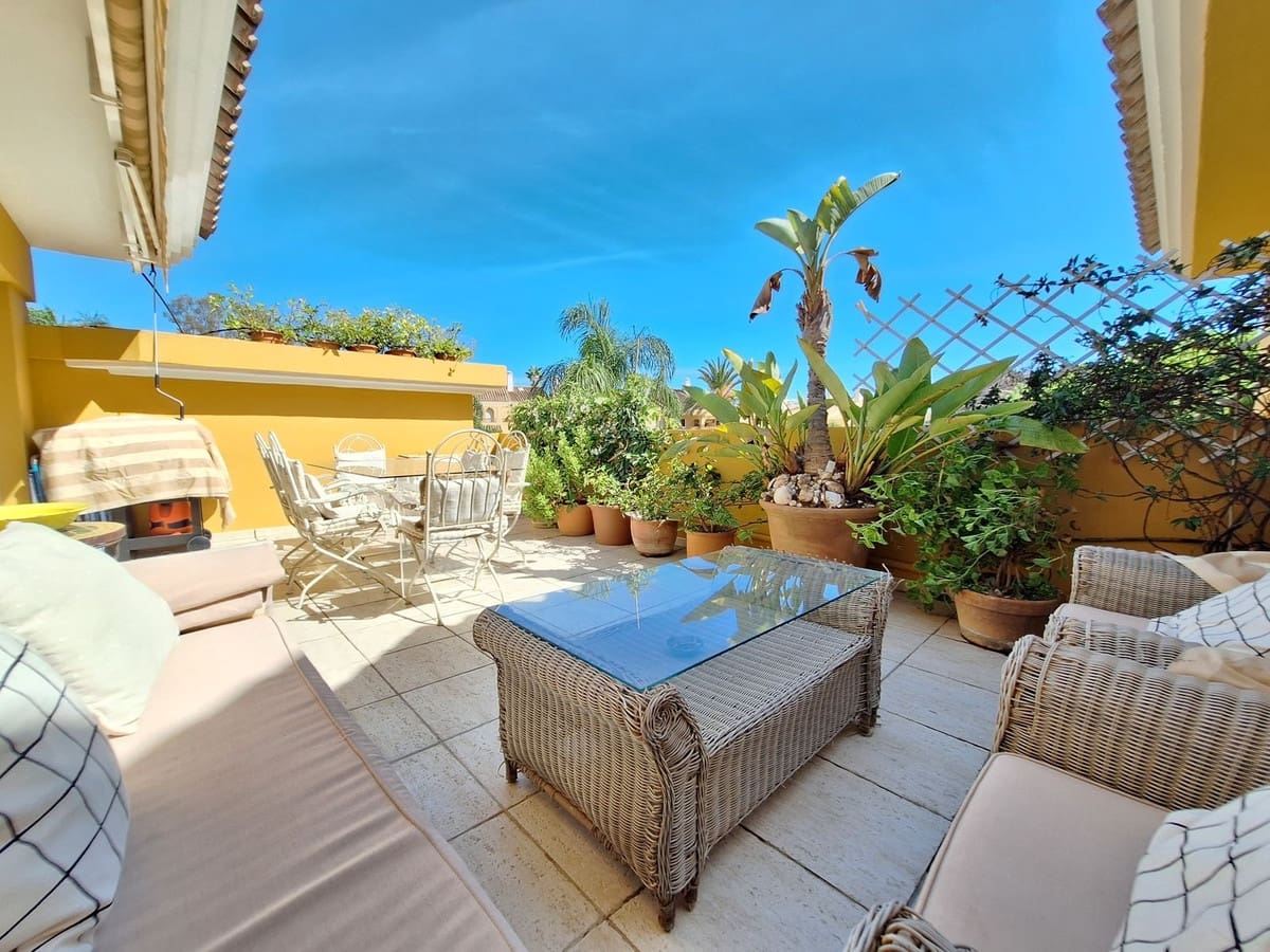 2 chambre Penthouse à vendre à Elviria - 650 000 € (Ref: 9380460)