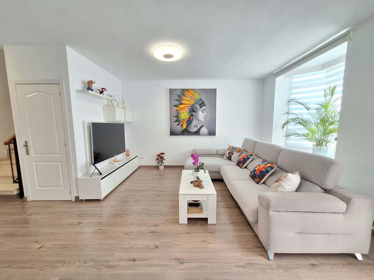 3 slaapkamer Huis te koop in New Golden Mile - € 640.000 (Ref: 9380462)