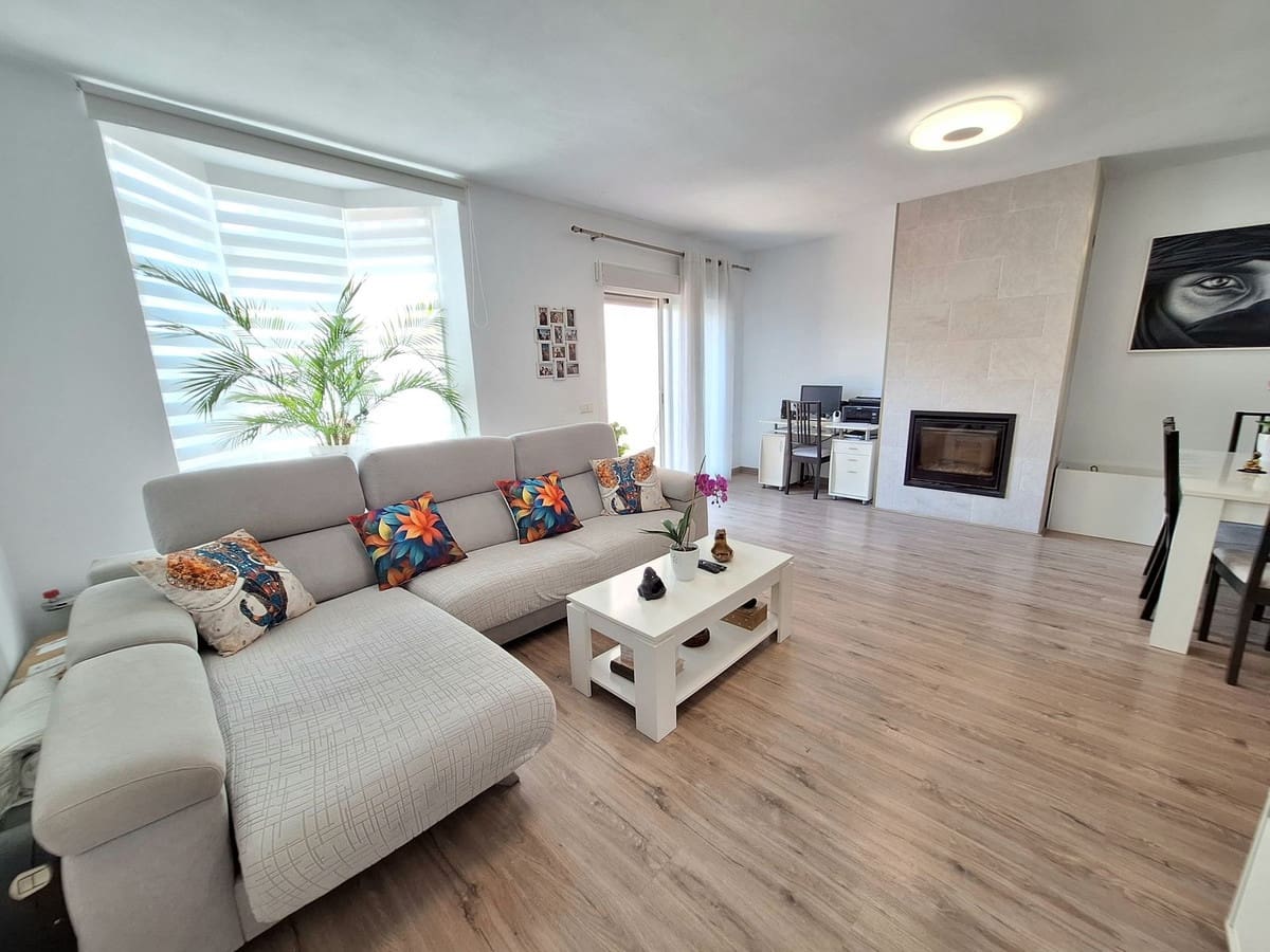 3 slaapkamer Huis te koop in New Golden Mile - € 640.000 (Ref: 9380462)