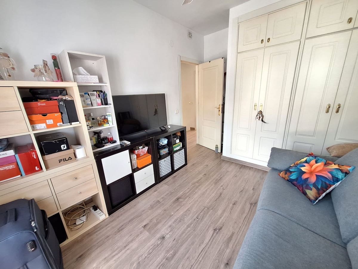 3 slaapkamer Huis te koop in New Golden Mile - € 640.000 (Ref: 9380462)