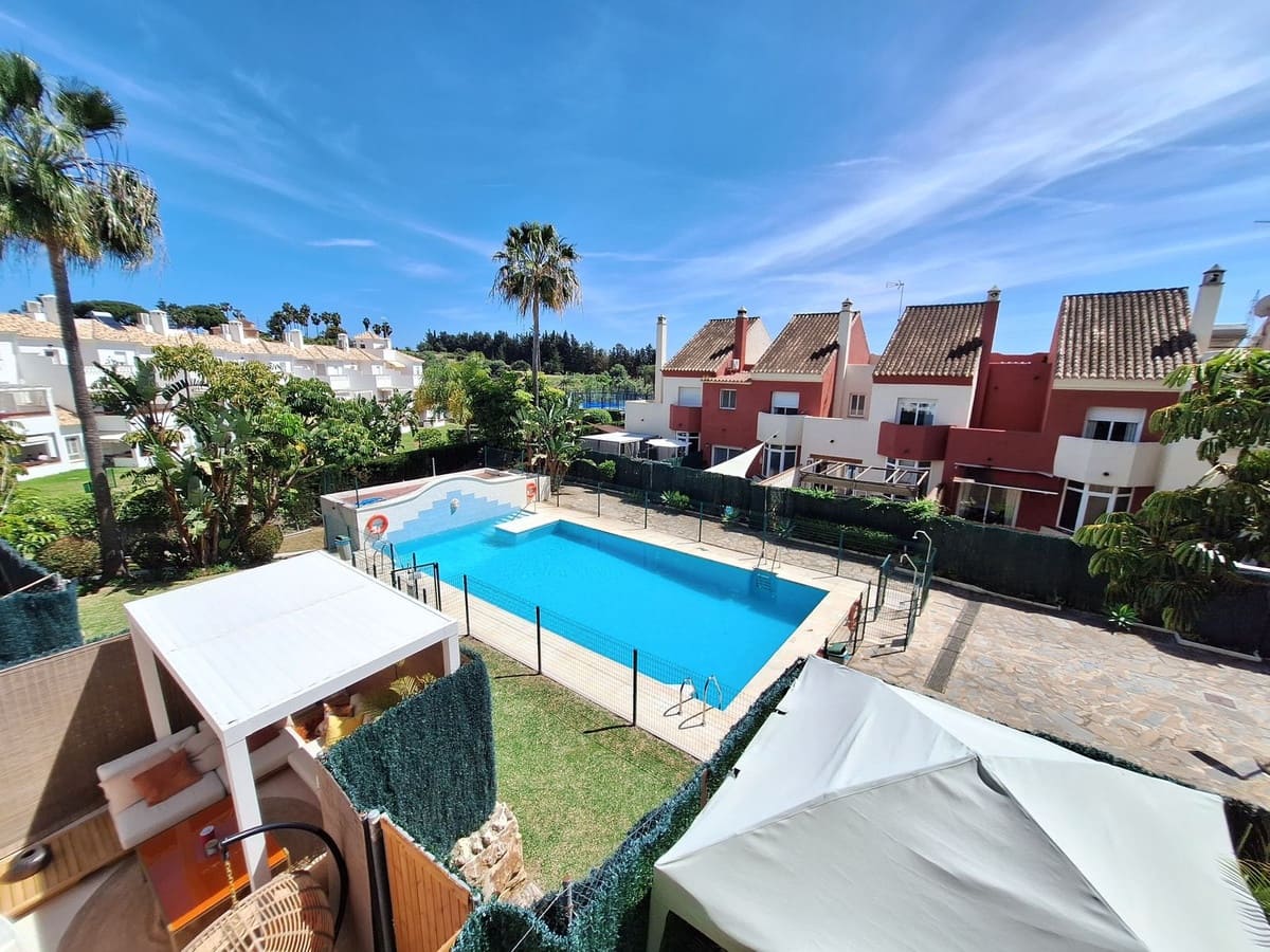 3 slaapkamer Huis te koop in New Golden Mile - € 640.000 (Ref: 9380462)