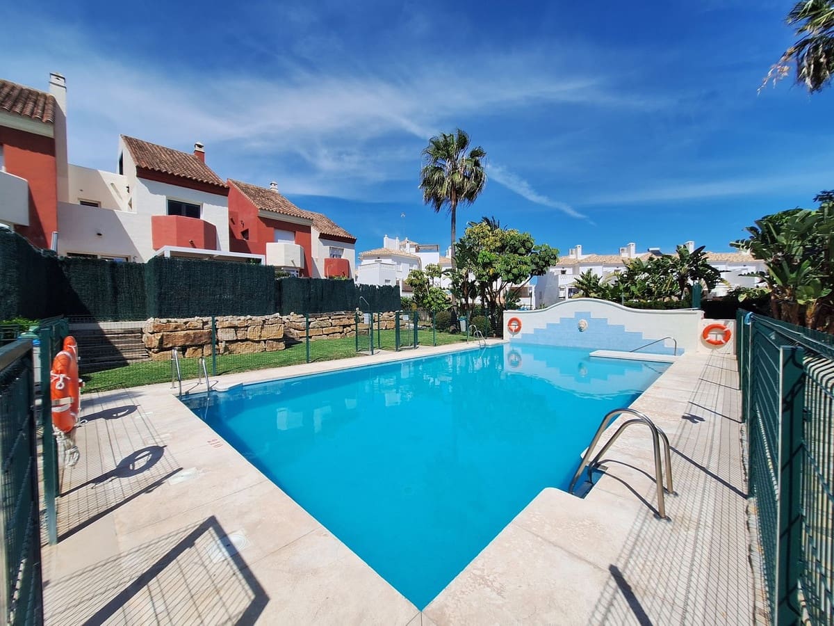 3 slaapkamer Huis te koop in New Golden Mile - € 640.000 (Ref: 9380462)