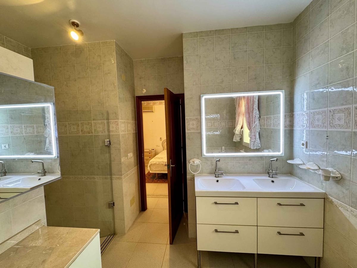 3 makuuhuone Huvila myytävänä paikassa Riviera del Sol - 749 000 € (Ref: 9380464)