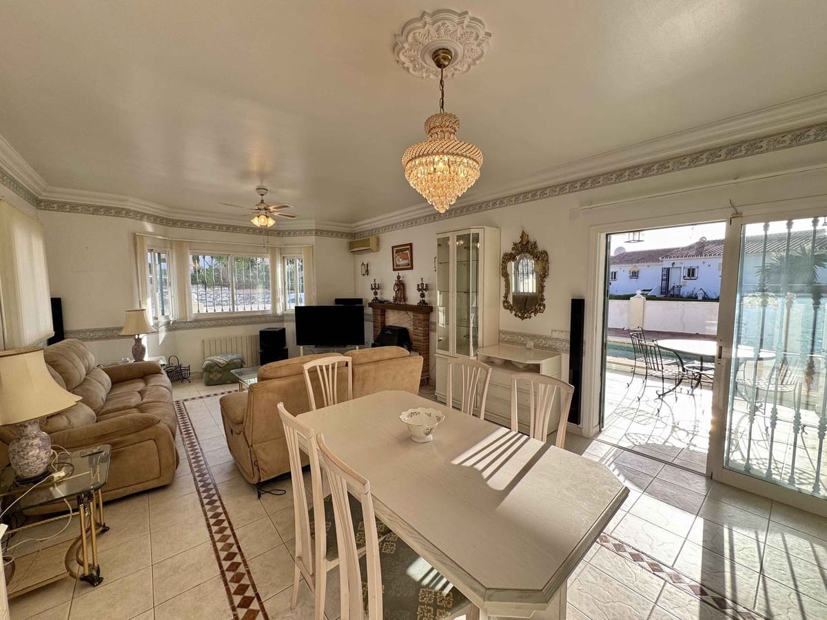 3 makuuhuone Huvila myytävänä paikassa Riviera del Sol - 749 000 € (Ref: 9380464)