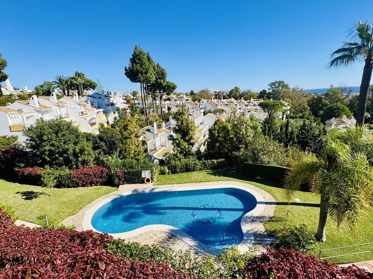 4 bedroom Finca/Country House for sale in Calahonda - € 595,000 (Ref: 9380465)