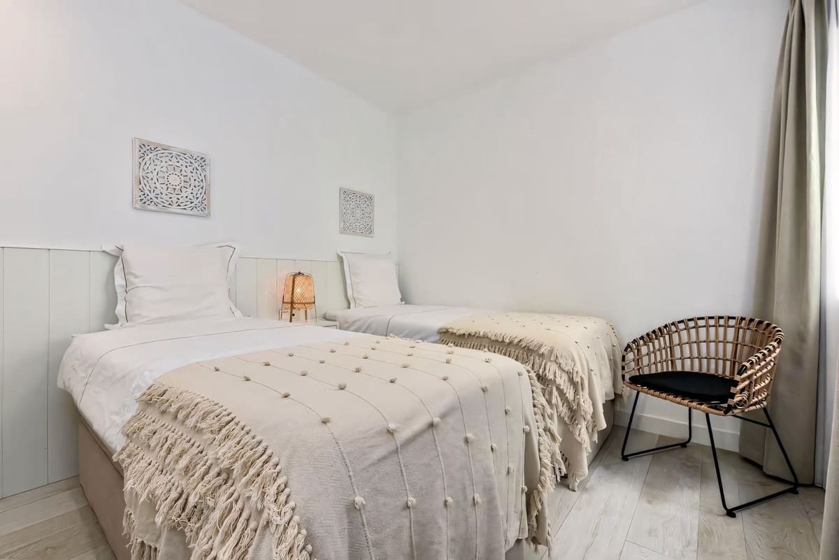 2 slaapkamer Appartement te koop in Casares met garage - € 577.500 (Ref: 9380468)