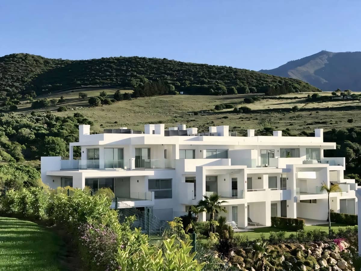 2 slaapkamer Appartement te koop in Casares met garage - € 577.500 (Ref: 9380468)