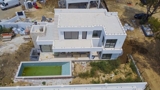 6 soveværelse Villa til salg i Nueva Atalaya, Estepona - € 1.950.000 (Ref: 9380472)