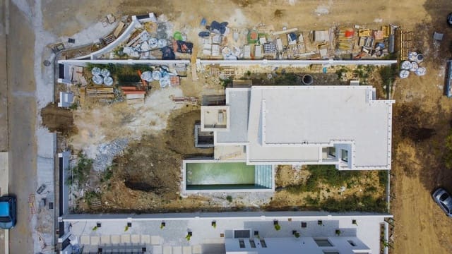 6 soveværelse Villa til salg i Nueva Atalaya, Estepona - € 1.950.000 (Ref: 9380472)