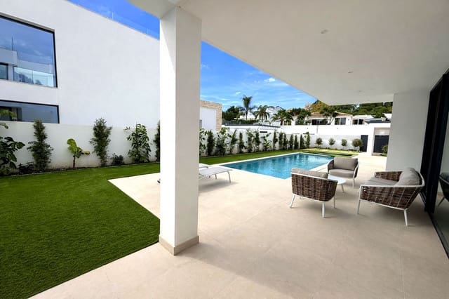 6 sypialnia Willa na sprzedaż w Nueva Atalaya, Estepona - 1 950 000 € (Ref: 9380472)
