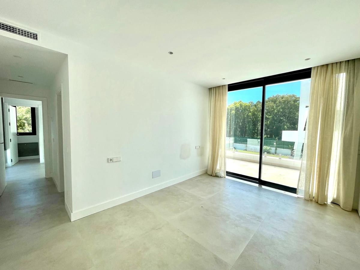 6 sypialnia Willa na sprzedaż w Estepona - 1 950 000 € (Ref: 9380472)