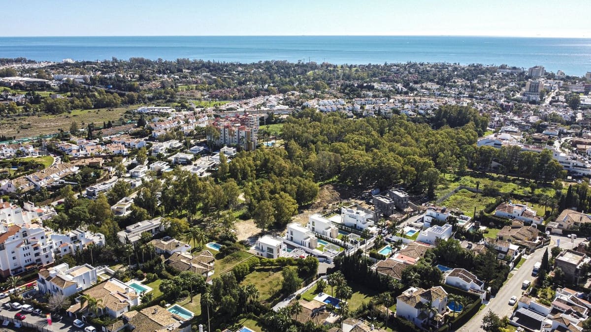 6 sypialnia Willa na sprzedaż w Estepona - 1 950 000 € (Ref: 9380472)