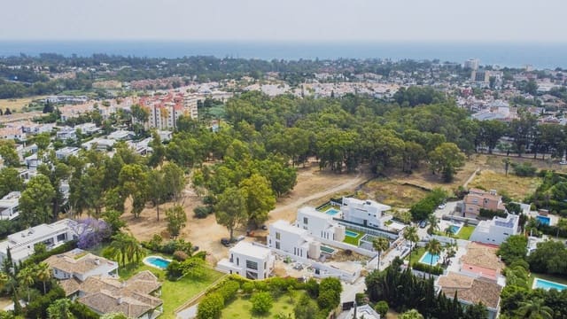 6 makuuhuone Huvila myytävänä paikassa La Concha - Resina Golf, Estepona - 2 100 000 € (Ref: 9380473)