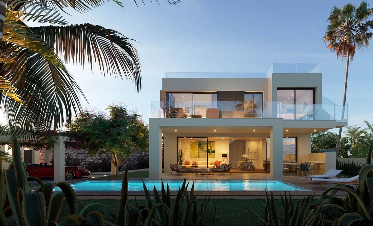 6 bedroom Villa for sale in Estepona - € 2,100,000 (Ref: 9380473)