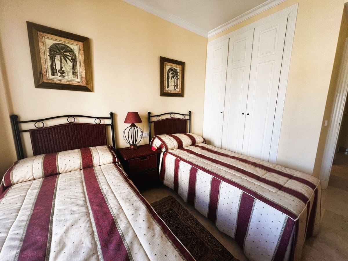 2 soverom Leilighet til salgs i Puerto Banus - € 950 000 (Ref: 9380480)