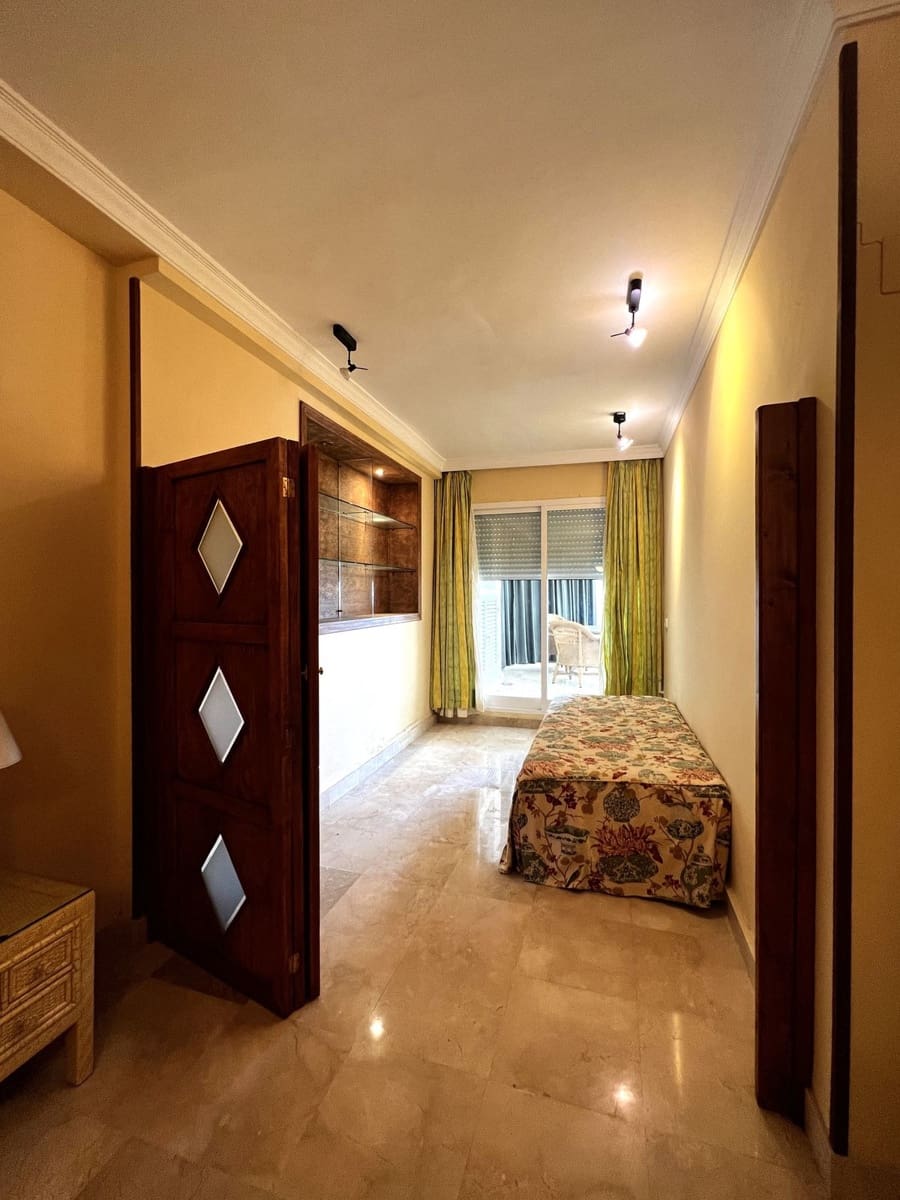 2 soverom Leilighet til salgs i Puerto Banus - € 950 000 (Ref: 9380480)